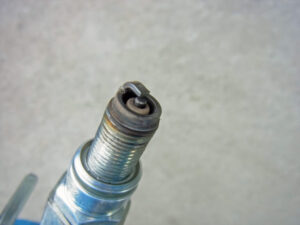 ECUチューン補正後のプラグ(下から)