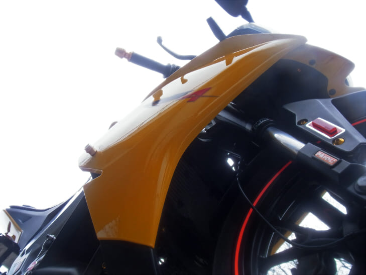 RS125を下から見上げた姿